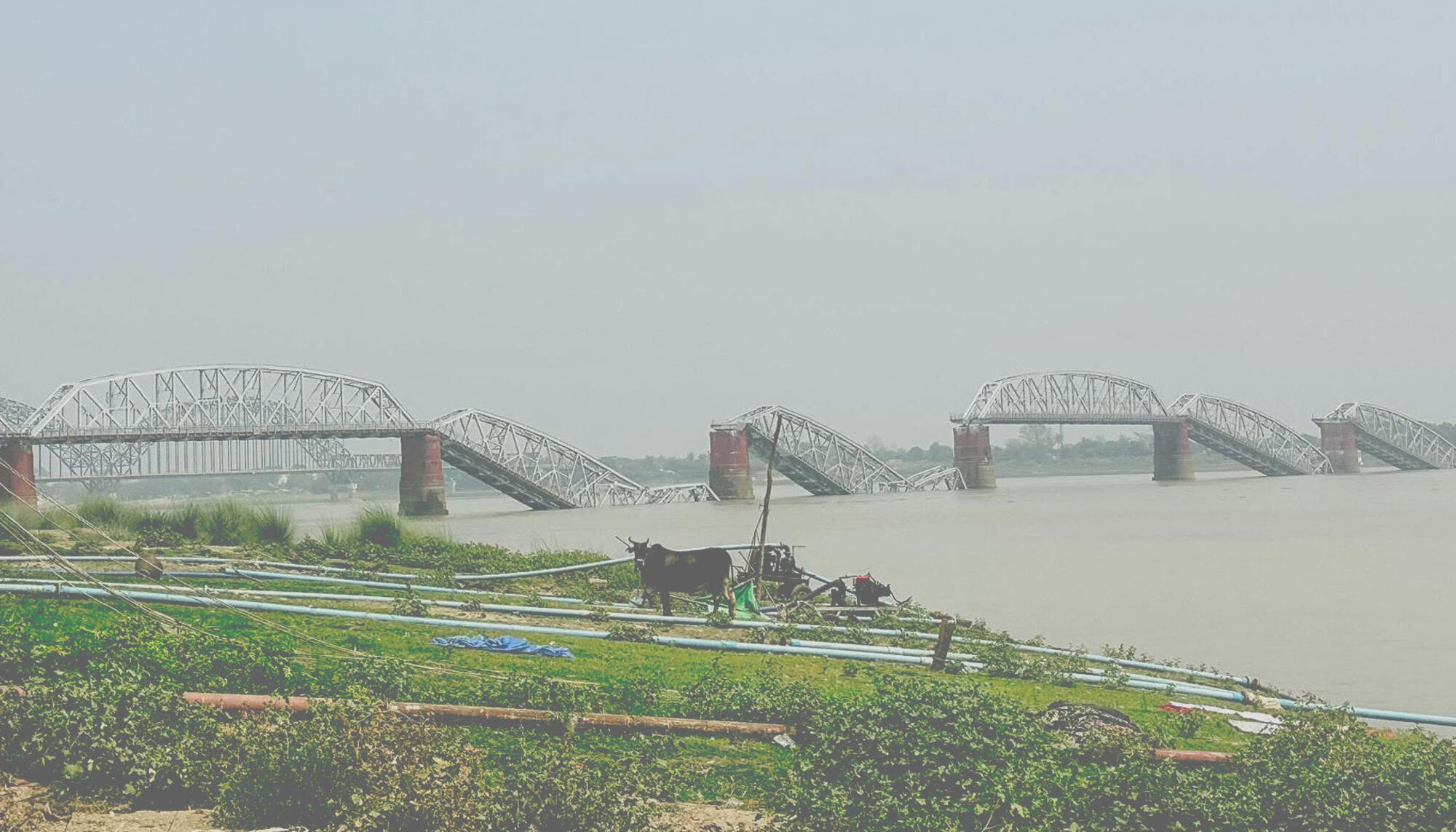 Puente derrumbado Birmania 1